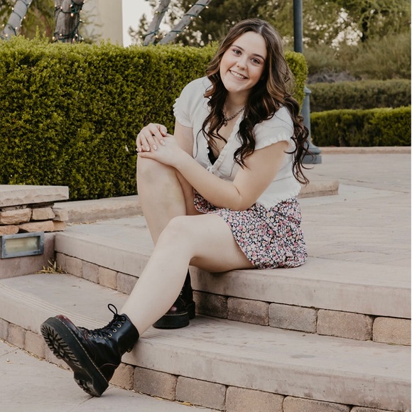 Meet your Posher, Hannah - Picture 1 of 1